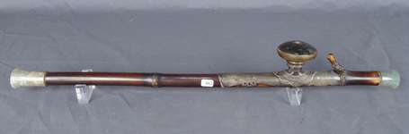 Ancienne et grande pipe à opium en bambou laqué et