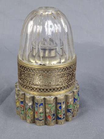Très spectaculaire et ancienne lampe à opium dont 