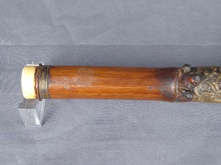 Ancienne pipe à opium en bambou et ivoire. La 