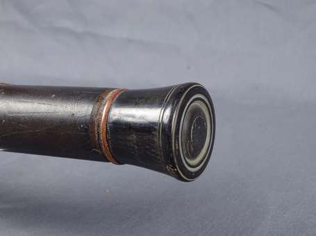 Ancienne pipe à opium en bois avec embout en corne