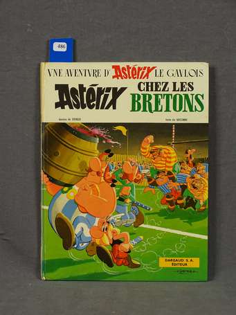 Uderzo : Astérix 8 ; Astérix chez les Bretons en 