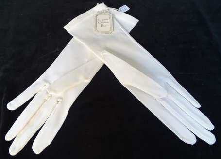 DIOR - Paire de gants de soirée vintage en satin 