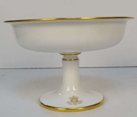 SEVRES - Coupe sur pied en porcelaine blanche à 