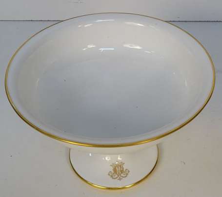 SEVRES - Coupe sur pied en porcelaine blanche à 