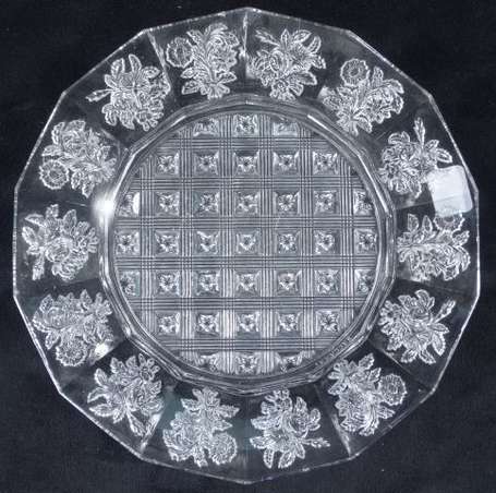 BACCARAT - Assiette en cristal moulé à décor de 