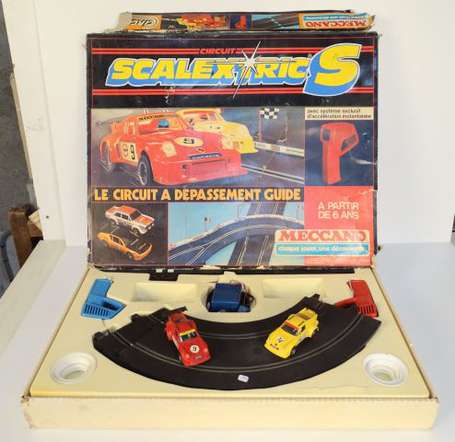 Scalextrix - Coffret avec deux porches Carrera 