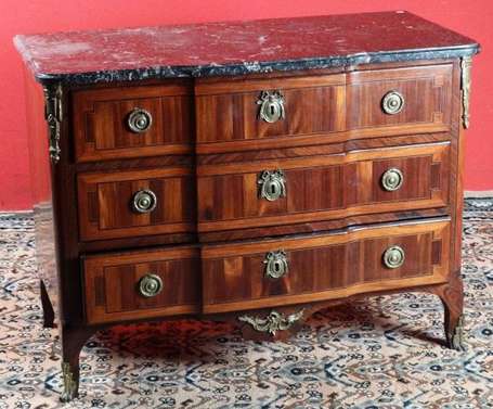 Commode en placage de satiné, bois de violette, 