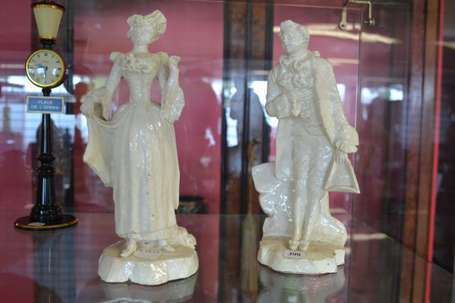 Capo di Monté : Deux statuettes en porcelaine à 