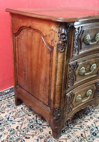 Commode Lyonnaise façade galbée en noyer montants 