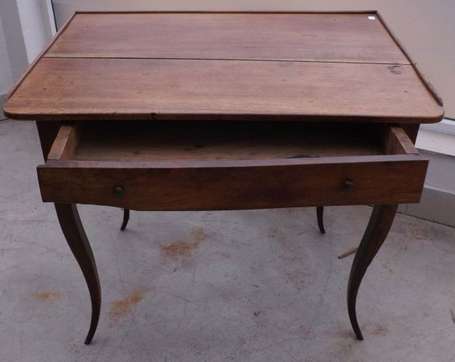 Table à écrire en bois naturel, ouvrant par un 