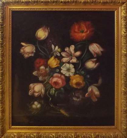 Ecole XVIIIe. Bouquets de fleurs, paire d'huiles 