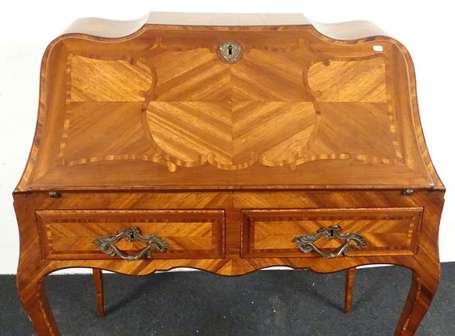 Bureau de pente en placage de satiné à motifs de 