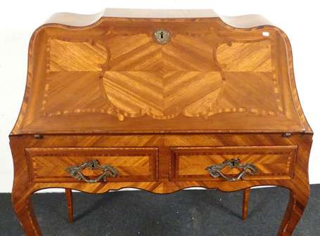 Bureau de pente en placage de satiné à motifs de 