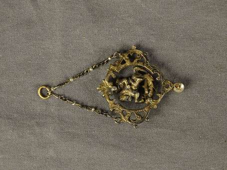 Pendentif en argent émaillé et perle baroque, 