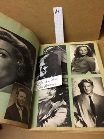 Artistes et Célébrités - dans un album ancien , 