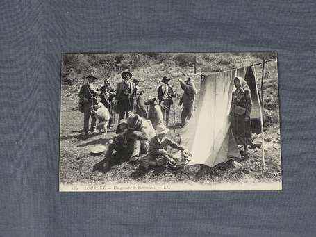 65 - Hautes Pyrénées - Lourdes - un Groupe de 