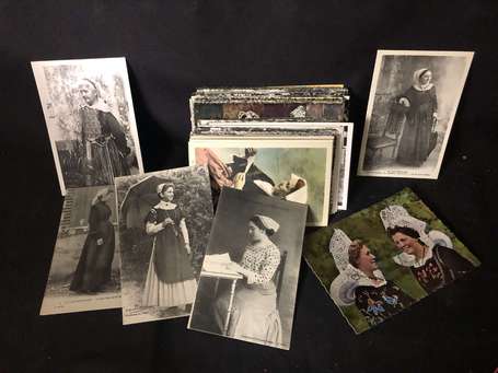 Folklore , coiffes , costumes et coutumes - 