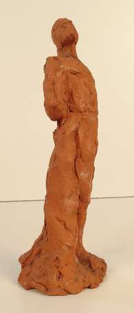 ECOLE XXe - Homme debout. Sculpture en terre crue.