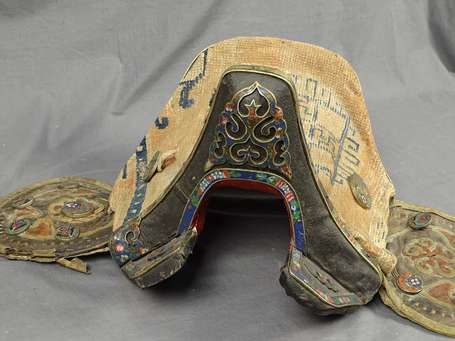 TIBET - Selle en bois laqué et émaux cloisonnés 