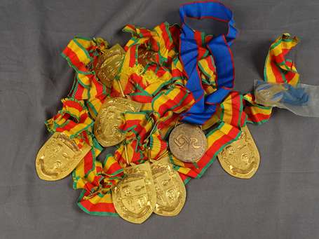 divers - Lot de médailles de confréries et divers 