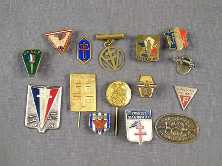 Lot de 14 insignes de la résistance et 