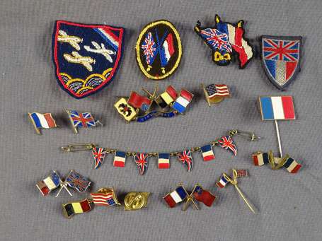 2gm - Lot d'insignes essentiellement franco 