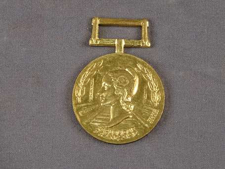 Civ - Lot de 120 médailles d'honneur des chemins 