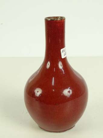 CHINE Vase bouteille en grès porcelaineux émaillé 