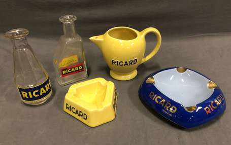 RICARD : Un Pichet, 2 Carafes et 2 Cendriers.