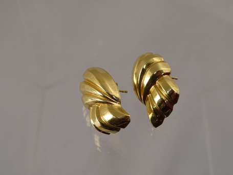 Paire de Boucles d'oreilles En or 750°/°°°, elle 