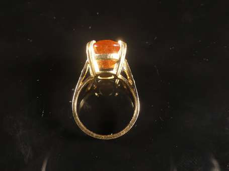 Bague en or jaune 18K (750°/00) sertie griffes 