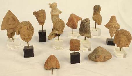 Lot de 13 fragments de statuettes antiques en 