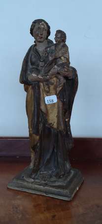 Vierge à l'enfant Sujet en bois sculpté polychrome