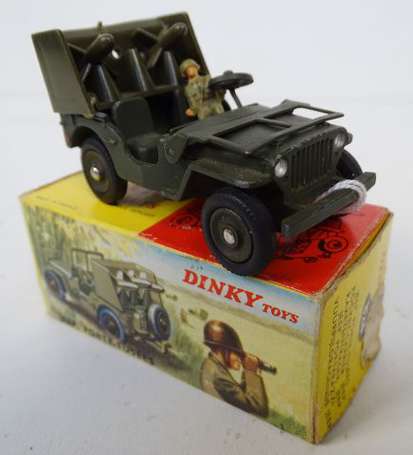 Dinky toys militaire - Jeep SS10, en boite réf 
