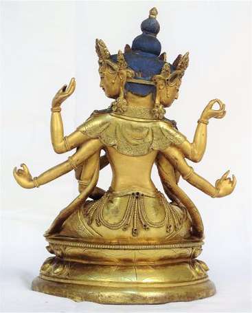 CHINE - Bodhisattva à trois têtes et huit bras. 