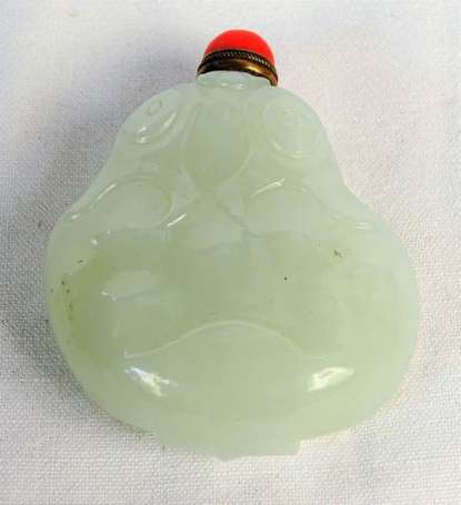 CHINE - Tabatière en jade à motif d'une grenouille