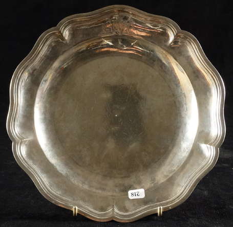 Assiette en argent, l'aile à filet contour gravée 