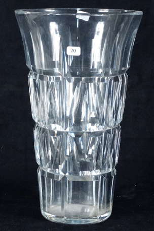 Grand vase en cristal taillé design Jean Sala vers
