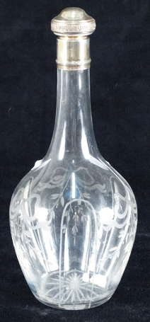 Carafe en cristal gravé de feuillages avec rubans 