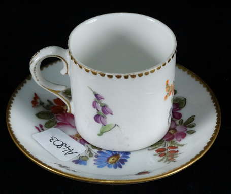 Petite tasse en porcelaine de Meissen XIXè à décor
