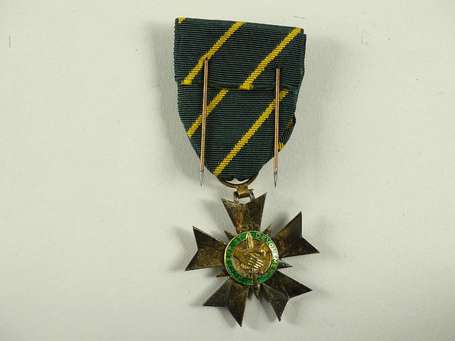 Mil - Médaille du Mérite combattant en boite