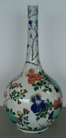 Vase bouteille en porcelaine décor de branches 