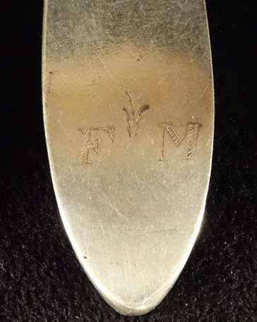 Un couvert et une cuillère à soupe en argent, 