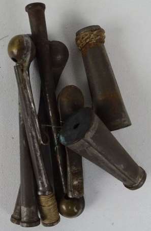 Lot de 7 appeaux de chasse anciens en métal XIXème