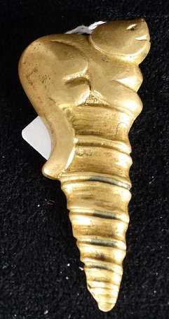Line Vautrin (1913-1997) Clip en bronze doré à 