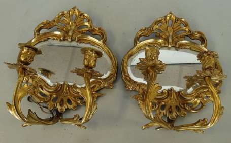 Paire d'appliques en bronze, la platine cartouche 