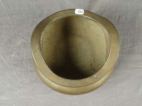 CHINE - Brûle parfum pansu en bronze, les anses 