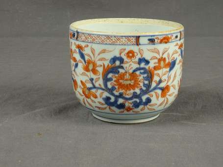 CHINE - Coupe en porcelaine à décor Imari. H. 10 