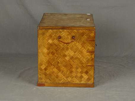 CHINE - Petit cabinet en marqueterie de bois à 
