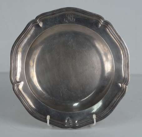 Plat rond en argent, modèle filet contour, l'aile 